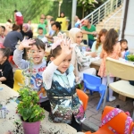 aileler-ve-cocuklar-birlikte-saksi-boyayip-cicek-ekti-46E73YhF.jpg