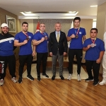 baskan-buyukakin-dunya-sampiyonlariyla-bulustu-y7PKdhmd.jpg