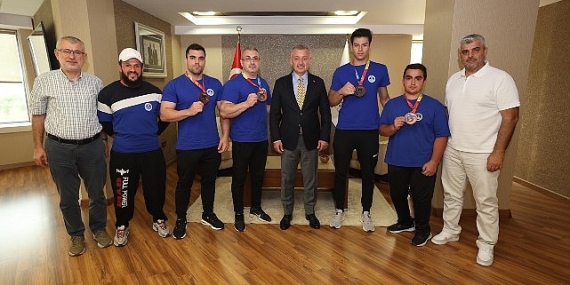 Başkan Büyükakın, Dünya Şampiyonlarıyla buluştu