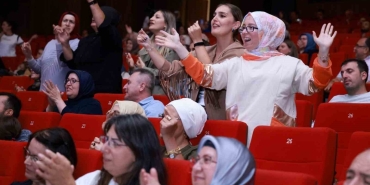bozkirin-tezenesi-neset-ertas-turkulerle-anildi-t2RPyT2P.jpg