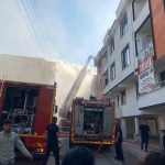 Çatı Tadi̇latında Çıkan Yangın Korkuttu