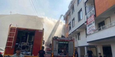 Çatı Tadi̇latında Çıkan Yangın Korkuttu