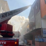 Çatı Tadi̇latında Çıkan Yangın Korkuttu