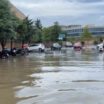 Gebze’de sağanak sürücülere zor anlar yaşattı