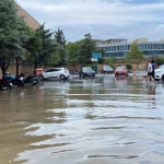 Gebze’de sağanak sürücülere zor anlar yaşattı