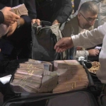 Geli̇ne 3 Ki̇lo Altın, Damada 4 Mi̇lyon Tl Takıldı