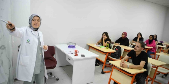 Gençlik merkezinde ilk ders başladı