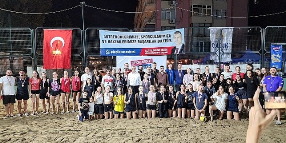 Gölcük Plaj Voleybolunu Çok Sevdi