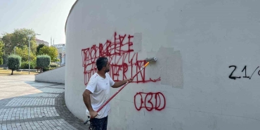 goruntu-kirliligi-olusturan-yazilar-boyaniyor-hPNYTvRt.jpg