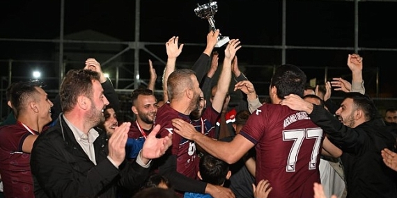 Kadıköyspor’un kupası Kocaman’dan