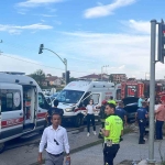 Kartepe’de iki otomobil çarpıştı: 3 yaralı