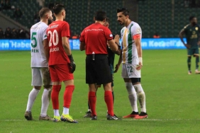 Kocaeli̇spor - Şanlıurfaspor Maçının Devre Arasında Maça Çıkmama Kri̇zi̇ Yaşandı
