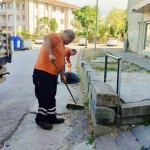 Körfez’de okul bahçeleri temizlendi