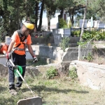 mezarliklarda-bakim-ve-onarimi-yapiliyor-PhZnXpu9.jpg