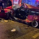 Otomobil belediye otobüsüne çarptı: 1 ölü, 3 yaralı