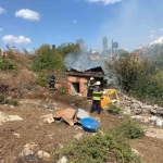 Tandırdan sıçrayan alevler barakayı sardı