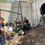 Yangında mahsur kalan 4 kişi itfaiye ekipleri tarafından kurtarıldı