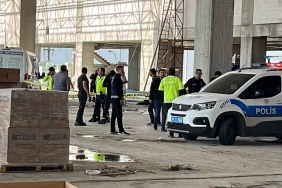 14 Metreden Düşen Çatı Ustası Feci̇ Şeki̇lde Can Verdi̇