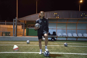 14 Yaşında Sümeyye, Kadın Futbol Li̇gleri̇ Tari̇hi̇ne Geçti̇
