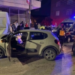 Alkollü Sürücü Park Hali̇ndeki̇ Mi̇ni̇büse Çarptı: 3 Yaralı