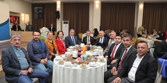 Başkan Hürriyet Muhtarların Muhtarlar Gününü kutladı: “İzmit için dayanışma içerisinde çalışmaya devam edeceğiz”