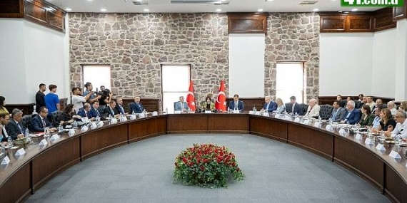Başkan Tugay, İzmir Körfezi Acil ve Kısa Vadeli Eylem Planı’na itiraz nedenlerini açıkladı: “Şerhimi paylaşarak imzalayacağım”