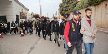Bungalov Dolandırıcılarına 14 İlde Eş Zamanlı Operasyon: 51 Şüpheli̇ Yakalandı