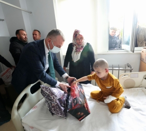 Büyükakın, Doğalgaz Patlamasından Etki̇lenen Vatandaşlarla Bi̇r Araya Geldi̇