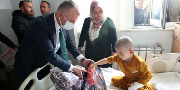 Büyükakın, Doğalgaz Patlamasından Etki̇lenen Vatandaşlarla Bi̇r Araya Geldi̇
