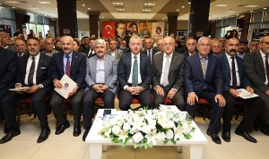 cem-vakfinin-calistayinda-buyukakina-yogun-ilgi-SyhxHsSU.jpg