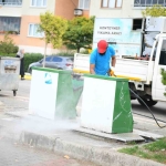 cop-konteynerleri-yikanarak-kotu-konunun-onune-geciliyor-uvGRQsV3.jpg