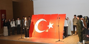 dilovasi-cumhuriyetin-ilaninin-101-yil-donumunu-ilce-protokolu-ve-vatandaslarin-katilimiyla-coskuyla-kutlandi-aHlCgNrw.jpg