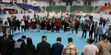 genclik-soleninde-unutulmayacak-bir-aksam-BZin544T.jpg