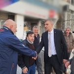 golcuk-belediye-baskani-ali-yildirim-sezer-vatandaslar-ve-esnafla-bir-araya-gelerek-ilcede-devam-IqBnE79u.jpg