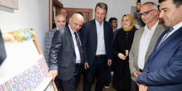 hereke-hali-mirasi-bu-merkezde-gelecek-nesillere-aktarilacak-DFDDIWIS.jpg