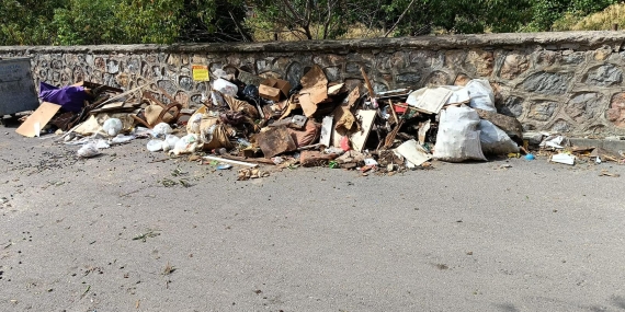 Hürriyet diğer ilçelerden gelen çöp fotoğraflarını paylaştı