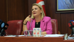 hurriyet-resmi-gorevde-olmayan-birini-hedef-almak-gazetecilik-degil-komedidir-s5tJCx2B.png