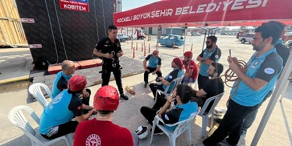 İtfaiyeden UMKE’ye iple erişim eğitimi