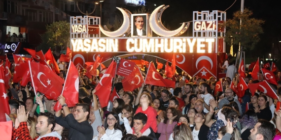 İzmit Belediyesi Cumhuriyet Bayramı’nı 101’inci yıla yakışır kutlayacak