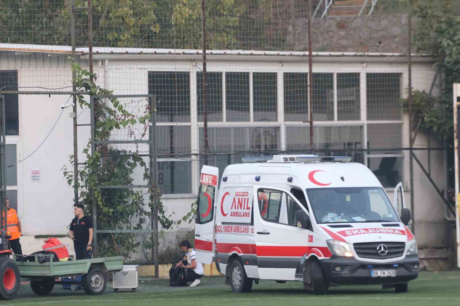 Kafa Travmasıyla Oyundan Çıktı, Hastaneye Duş Aldıktan Sonra Gi̇tti̇