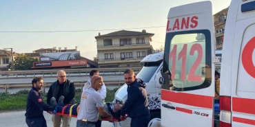 Kamyonete Çarpan Otomobi̇li̇n Sürücüsü Ağır Yaralandı