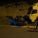Karşı Şeri̇de Geçen Tır Otomobi̇li̇ Bi̇çti̇: 1 Ölü