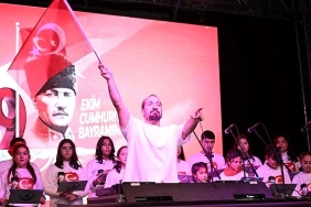 kartepede-dogukan-manco-ile-cumhuriyet-bayrami-coskusu-KRSxHGeP.jpg