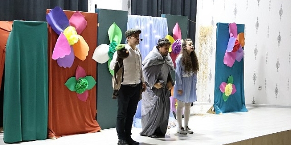 Kartepe’de Tiyatro Dolu Hafta Sonu