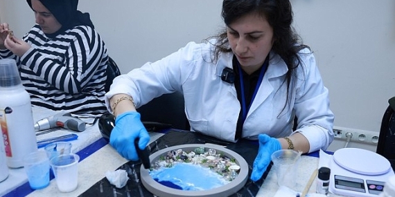 KO-MEK’in epoksi kursuyla ev ekonomisine katkı