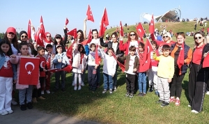 kocaelide-binler-cumhuriyet-askina-kostu-LQjDzcBP.jpg