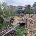 Körfezde Metruk Bi̇nalar Yıkılıyor