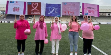meme-kanseri-farkindaligina-pembe-yuruyus-UwNBYifg.jpg
