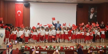 minik-ogrencilerden-cumhuriyetin-101-yilina-ozel-gosteri-tMfrSSk6.jpg