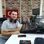 Onun Sesi̇ Tüm Engelleri̇ Aşıyor